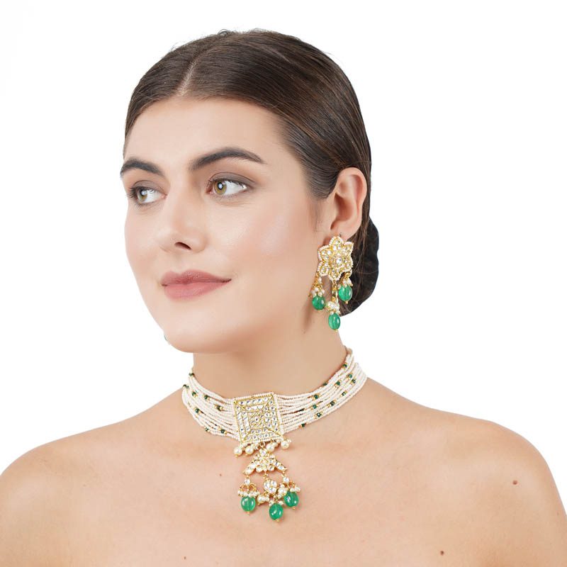 Glistening Kundan Necklace Set