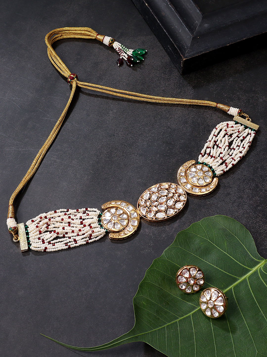 Dazzling Gold Plated Kundan Traditional Choker Set