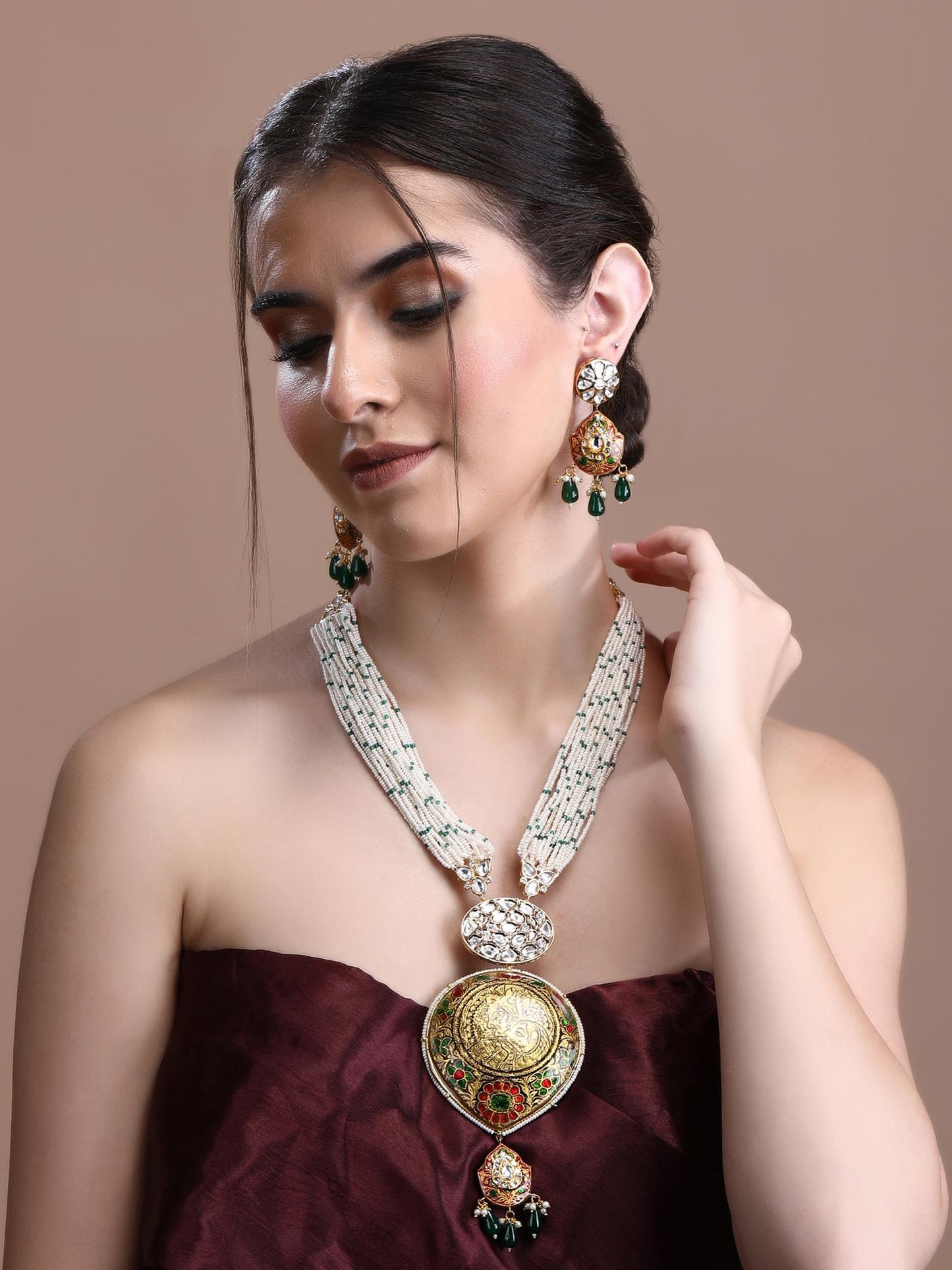 Glamorous 22KT Gold plated Kundan Brown Necklace Set