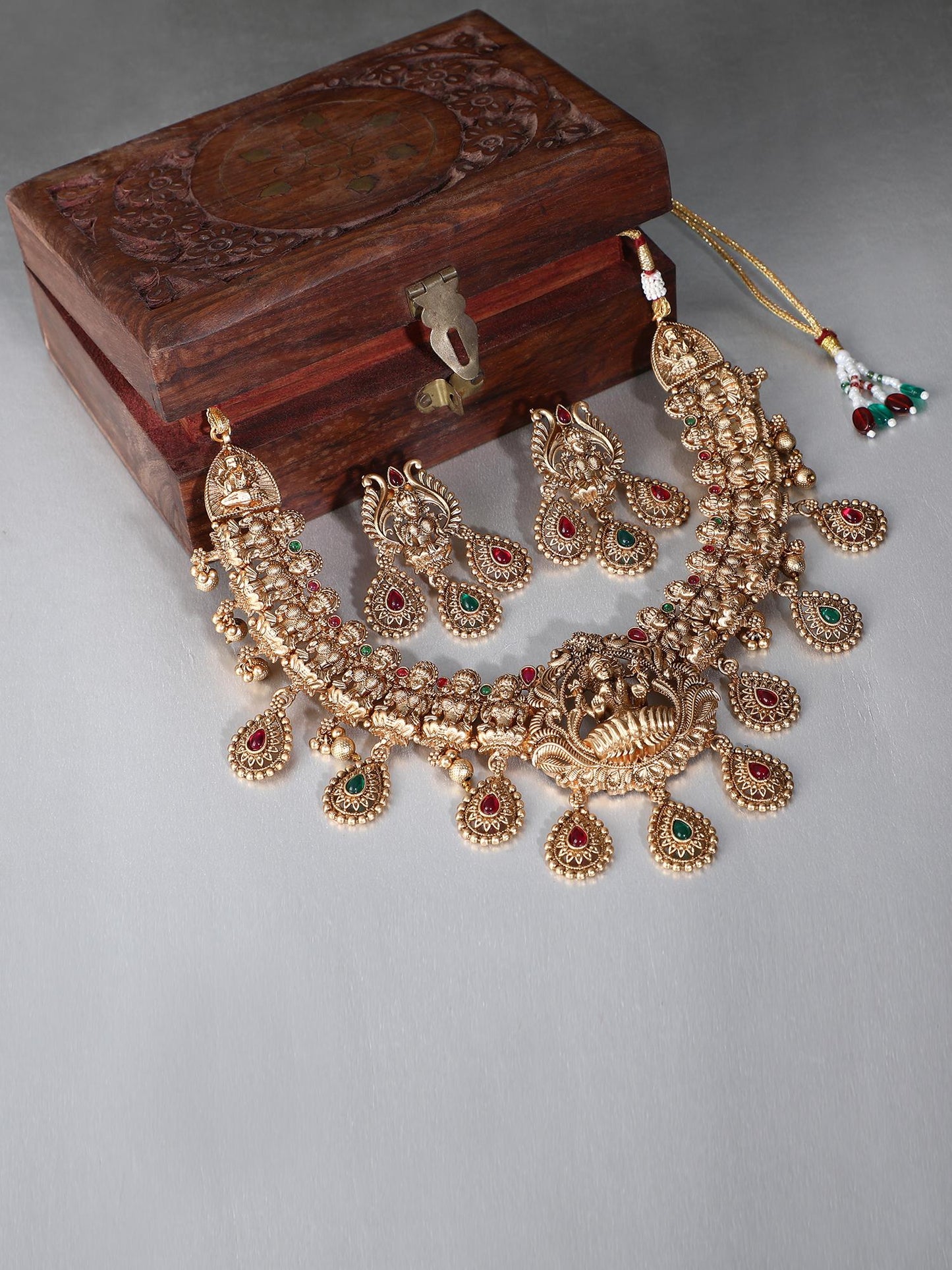 Alluring 22KT Gold Plated Kundan Red and Green Necklace Set