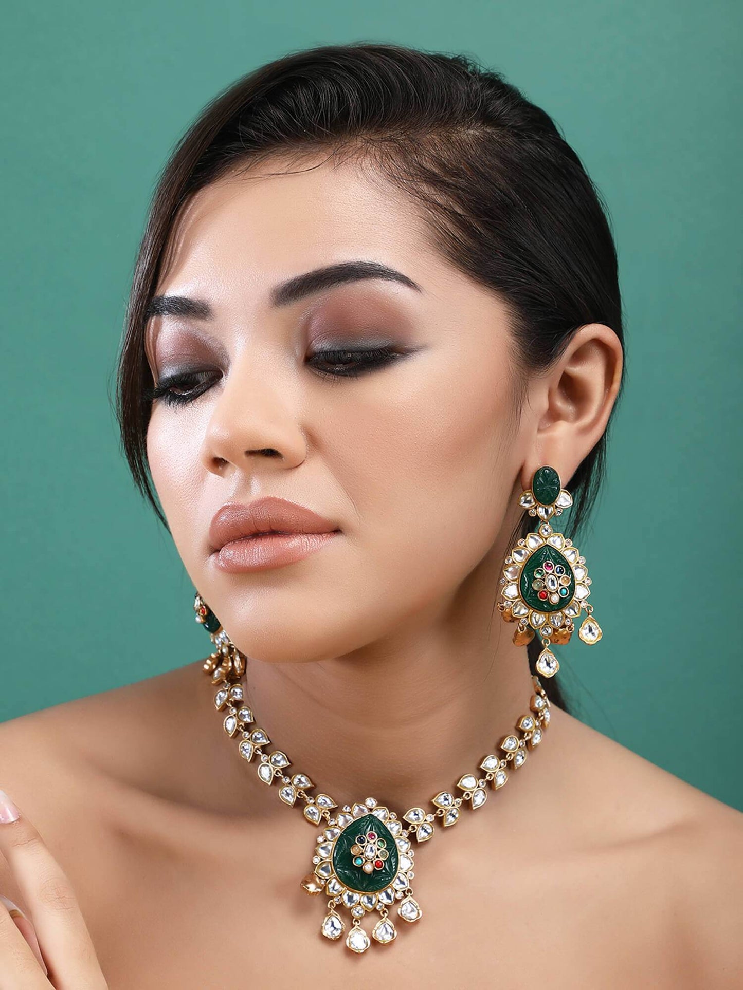 22KT Gold Plated Kundan Classic Green Necklace Set - Auraa Trends