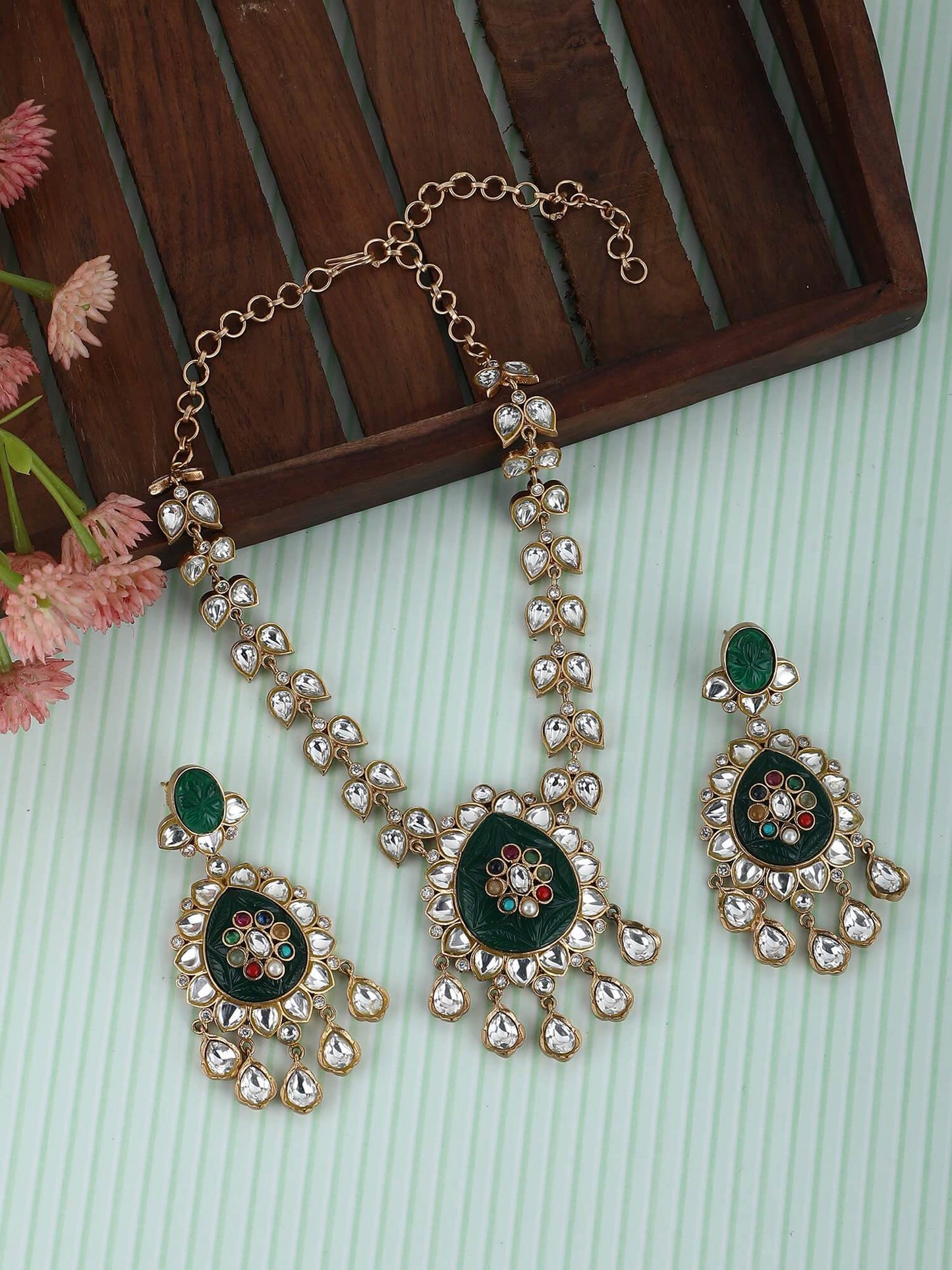 22KT Gold Plated Kundan Classic Green Necklace Set - Auraa Trends