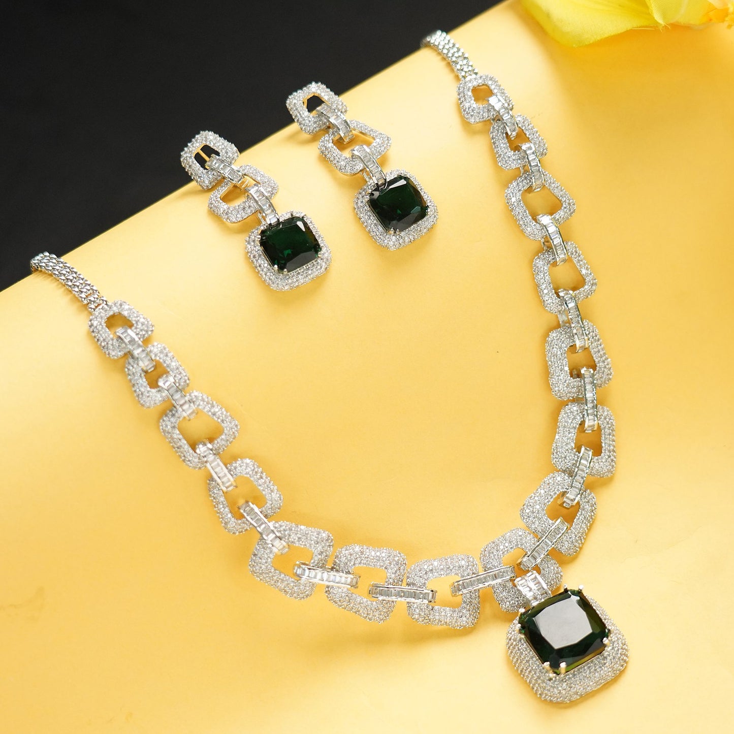 Splendid Rhodium Finish Diamonte Necklace Set