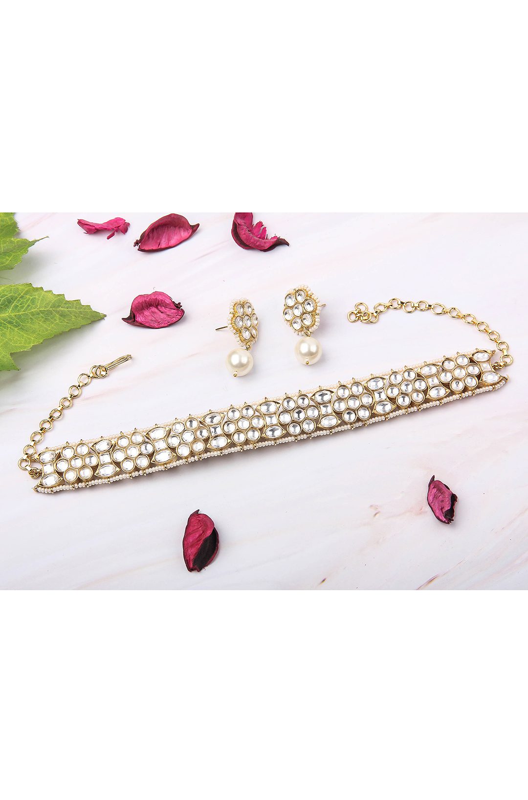 Gold-Toned Kundan Choker Necklace Set with Pearl Accents