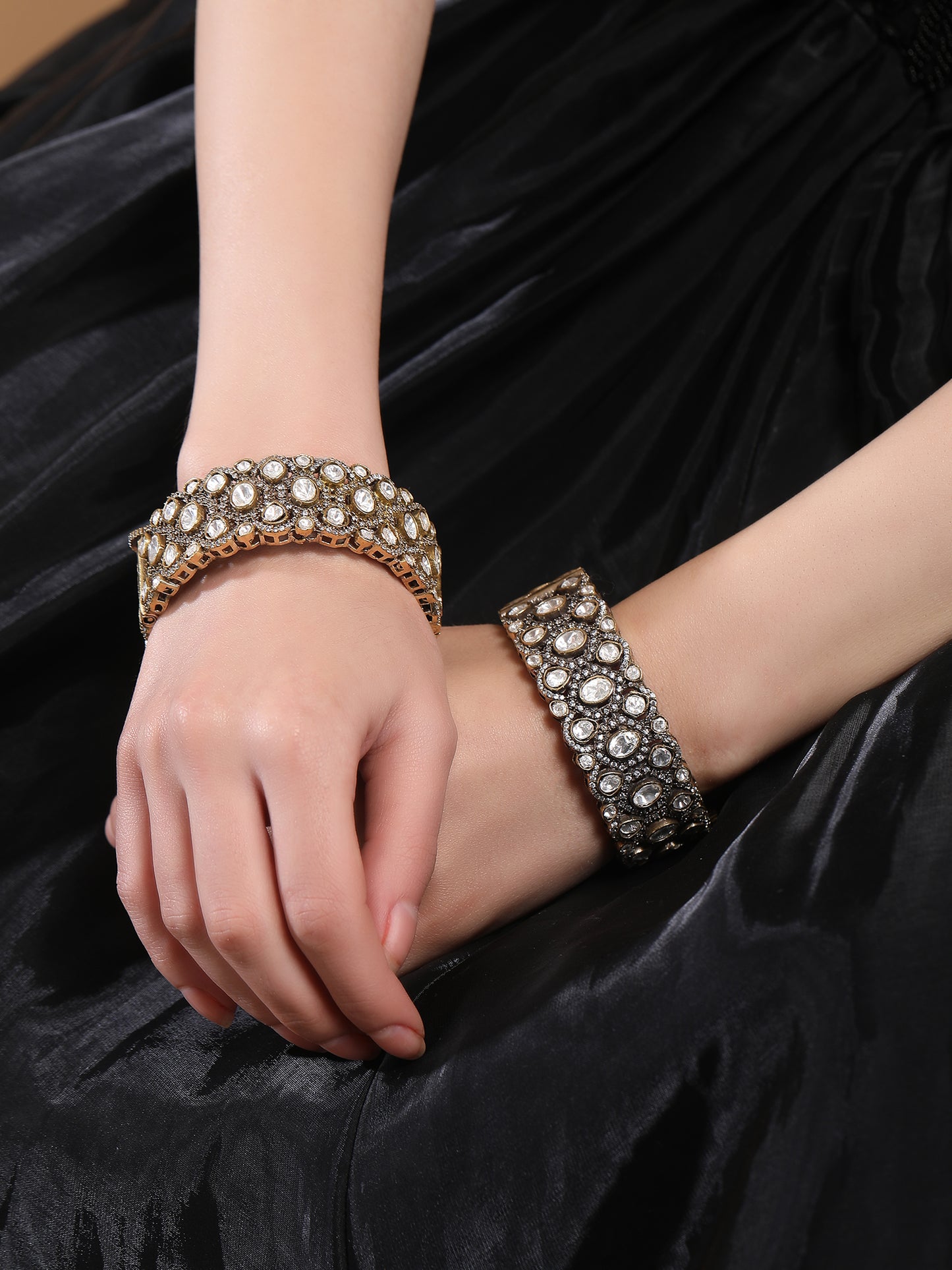 Antique Kundan Bangles – Gold & Black Jewelry