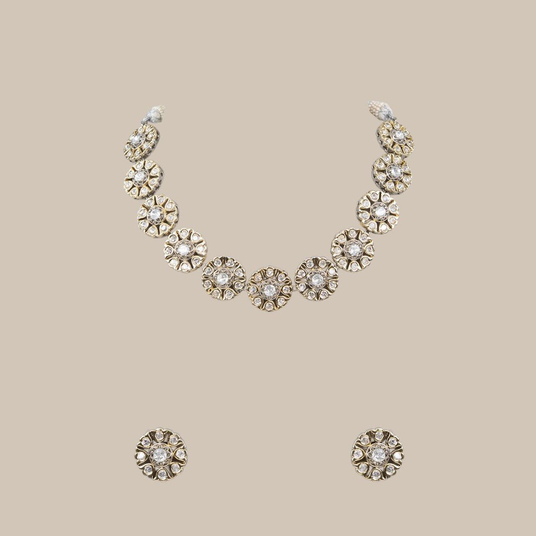 Antique Gold Floral Kundan Choker Necklace Set with Stud Earrings - Auraa Trends - Choker - # - Auraa Trends - Antique Gold Floral Kundan Choker Necklace Set with Stud Earrings