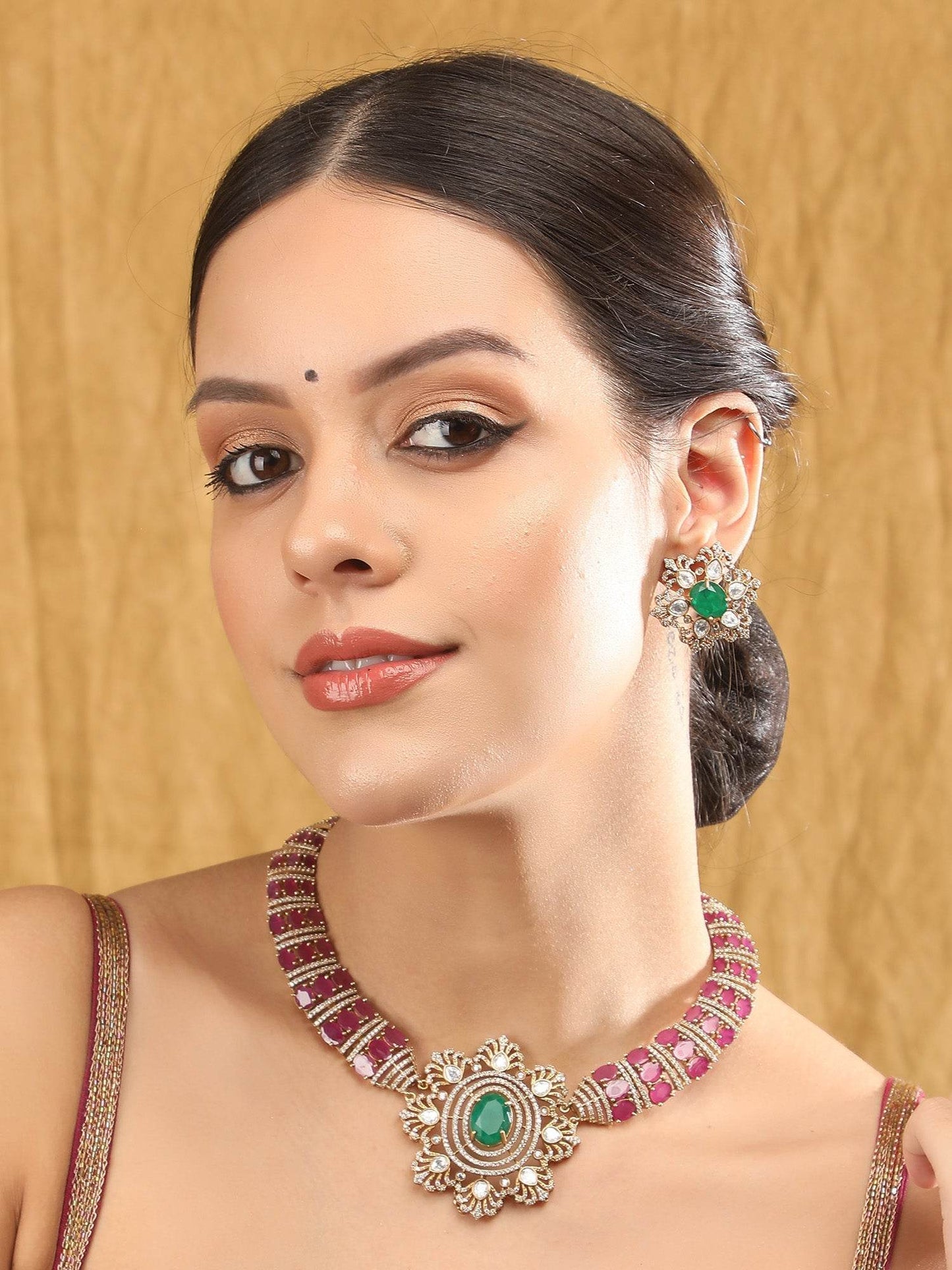 Antique Gold‑Plated Kundan & Green Bead Necklace Set - Auraa Trends