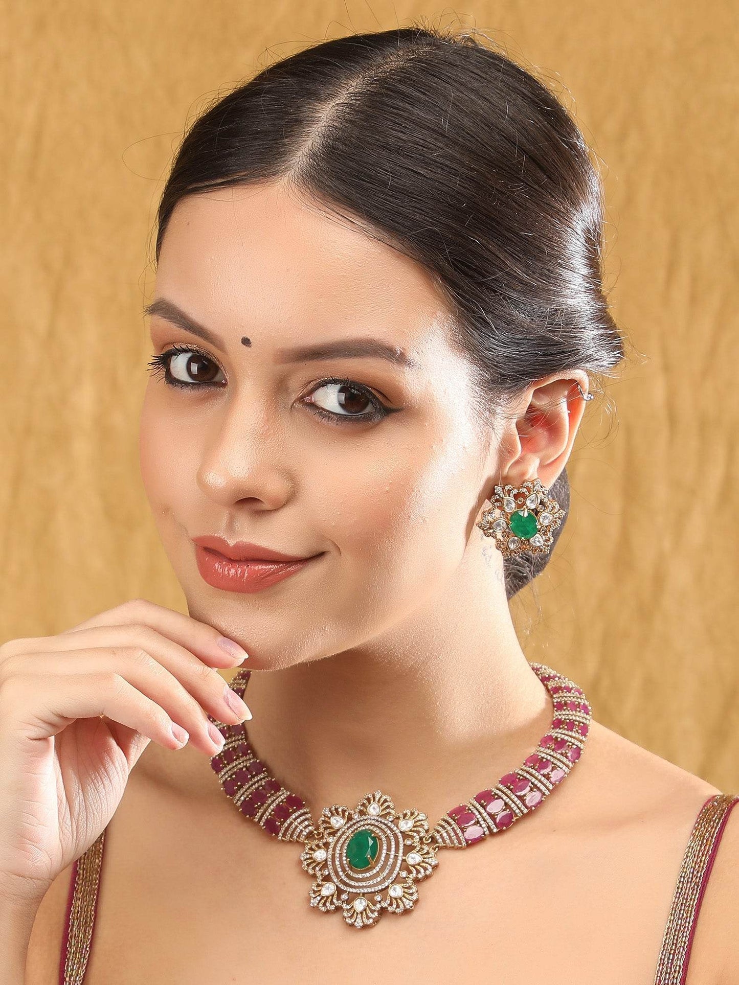 Antique Gold‑Plated Kundan & Green Bead Necklace Set - Auraa Trends