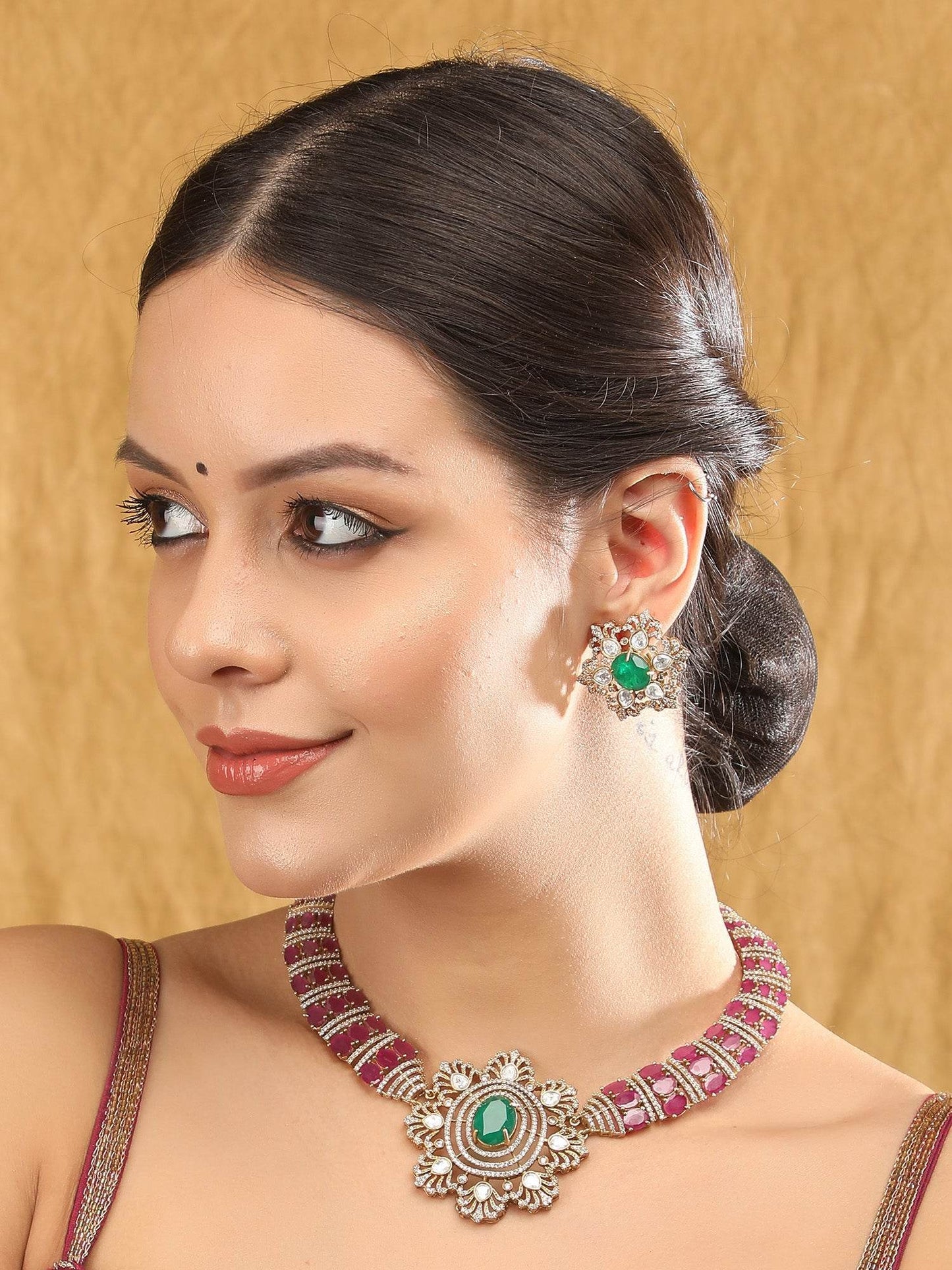 Antique Gold‑Plated Kundan & Green Bead Necklace Set - Auraa Trends