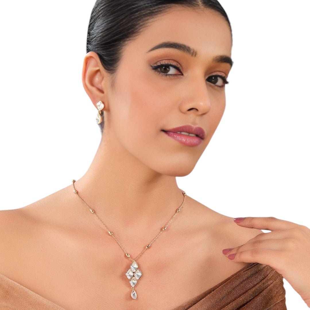 Beautiful Gold - Colored Kundan Necklace Set with Earrings Pendant Necklace - Auraa Trends - Pendant - # - Auraa Trends - Beautiful Gold - Colored Kundan Necklace Set with Earrings Pendant Necklace