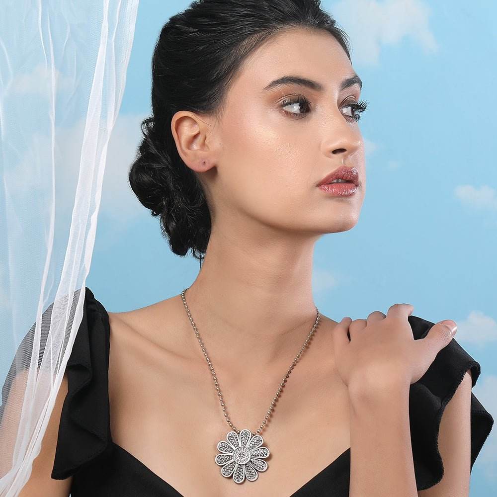 Buy Aviana Beautiful Silver-Tone Floral Pendant Women's Necklace - Auraa Trends