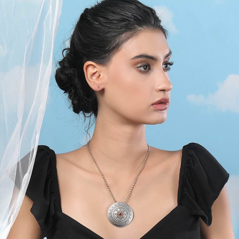 Buy Aviana Dainty Oxidized Silver Statement Pendant Necklace for Women - Auraa Trends