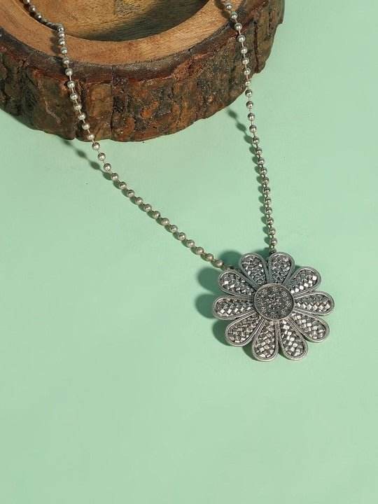 Buy Aviana Silver Plated Floral Shaped Pendant With Chain - Auraa Trends