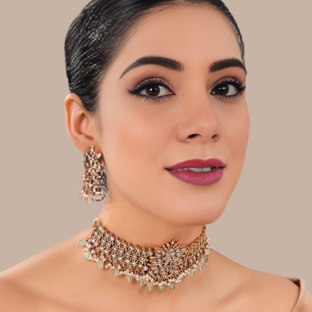 Choker Royal Floral Kundan Necklace Set - Auraa Trends - choker - # - Auraa Trends - Choker Royal Floral Kundan Necklace Set
