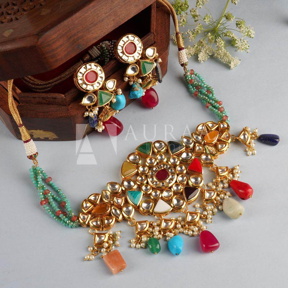 Dignified Kundan Necklace Set 22KT Gold Plated - Auraa Trends