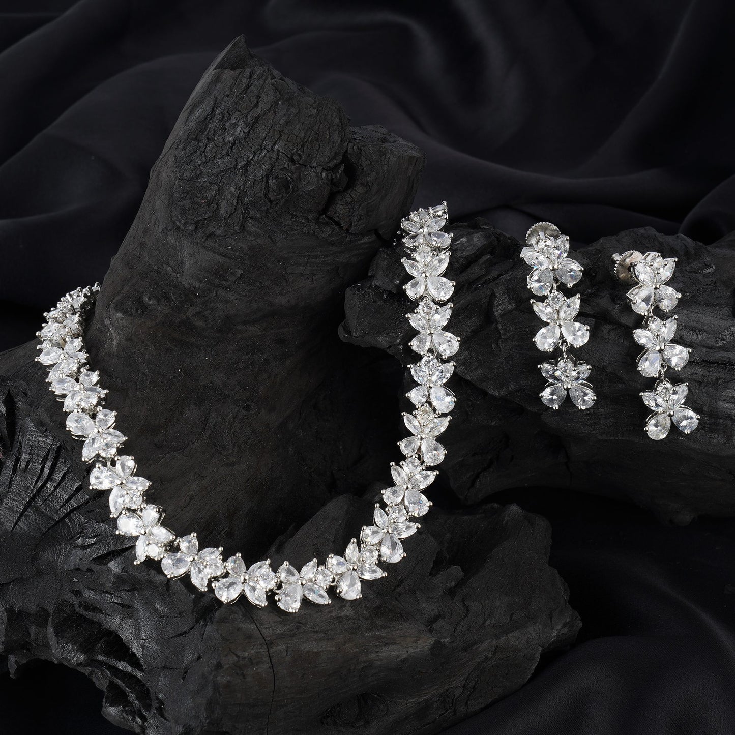 Aristocratic Diamonte Necklace Set