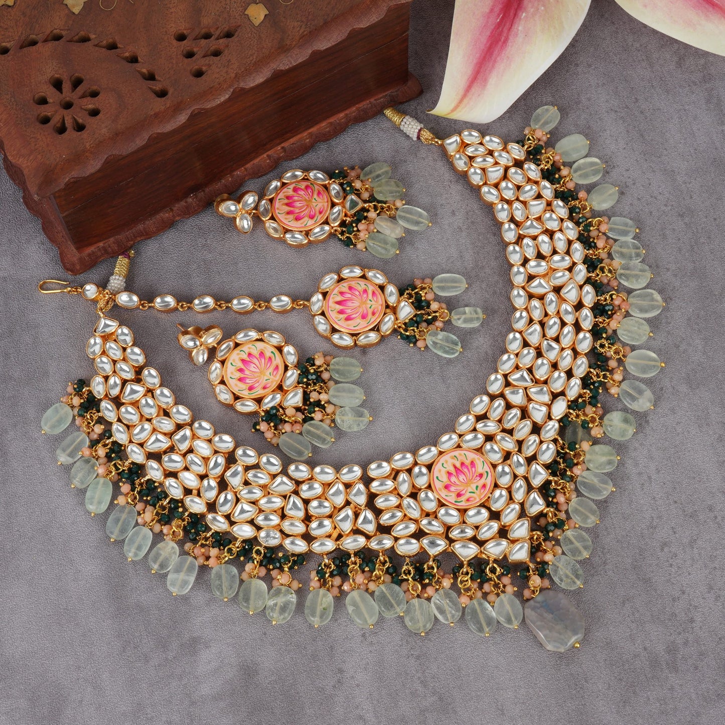 Buy Kundan Necklace Set online