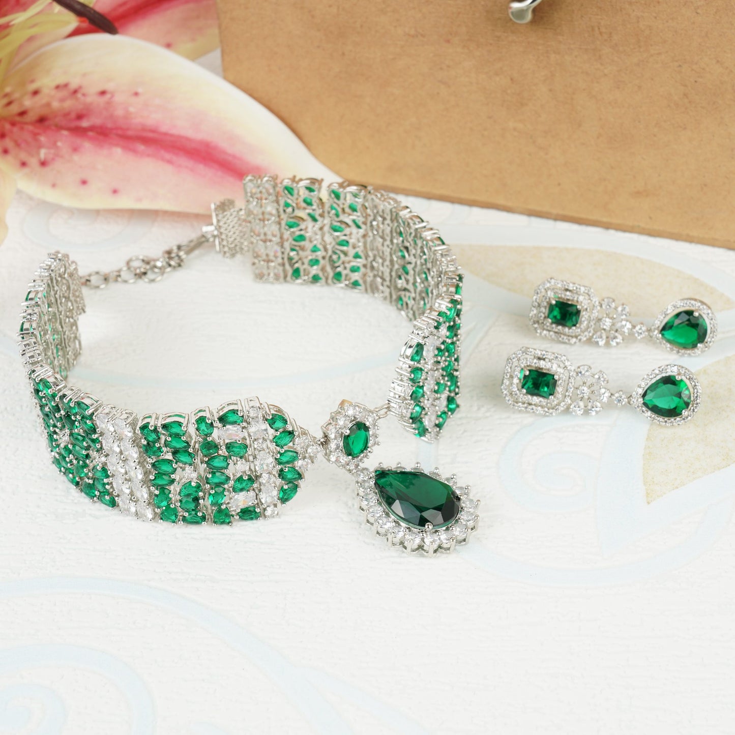 Luxurious Diamante & Emerald Choker Necklace Set