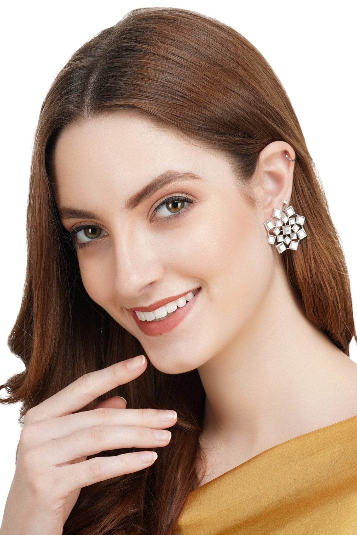 Earrings Set Queenly Gold Plated Kundan Stud Earrings - Auraa Trends - Studs - # - Auraa Trends - Earrings Set Queenly Gold Plated Kundan Stud Earrings