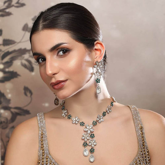 Elegant Floral Diamond-Cut Necklace and Earring Set - Auraa Trends
