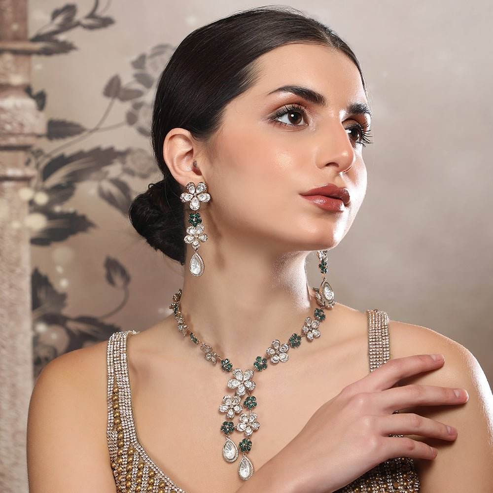 Elegant Floral Diamond-Cut Necklace and Earring Set - Auraa Trends