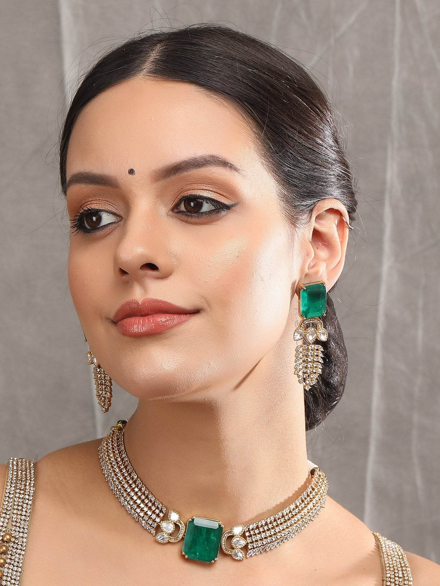 Elegant Gold Plated Kundan Green Choker Necklace Set for Women - Auraa Trends