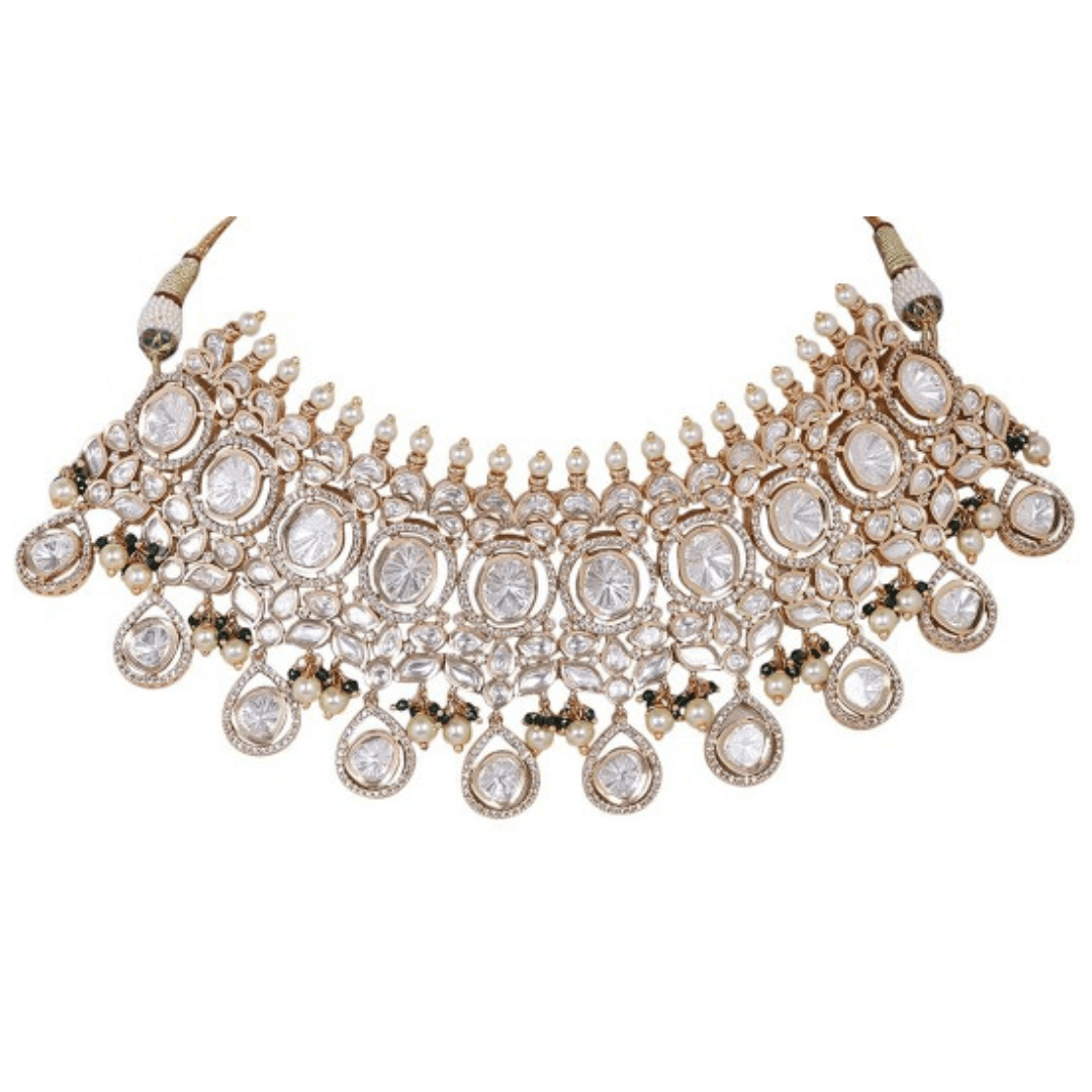 Elegant Kundan Bridal Necklace Set with Earrings & Maangtikka - Choker - Auraa Trends - Elegant Kundan Bridal Necklace Set