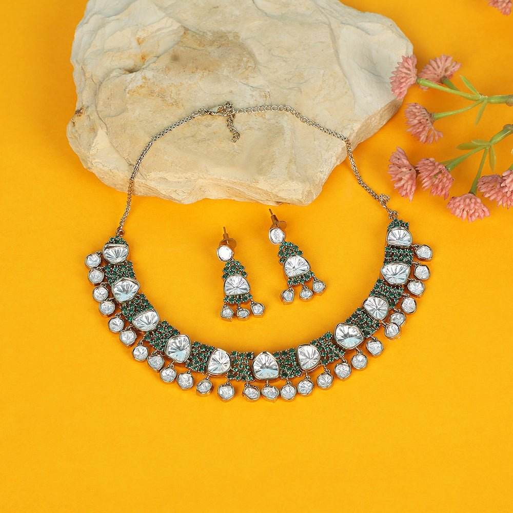 Elegant Kundan Polki Necklace Set with Emerald Accents - Auraa Trends
