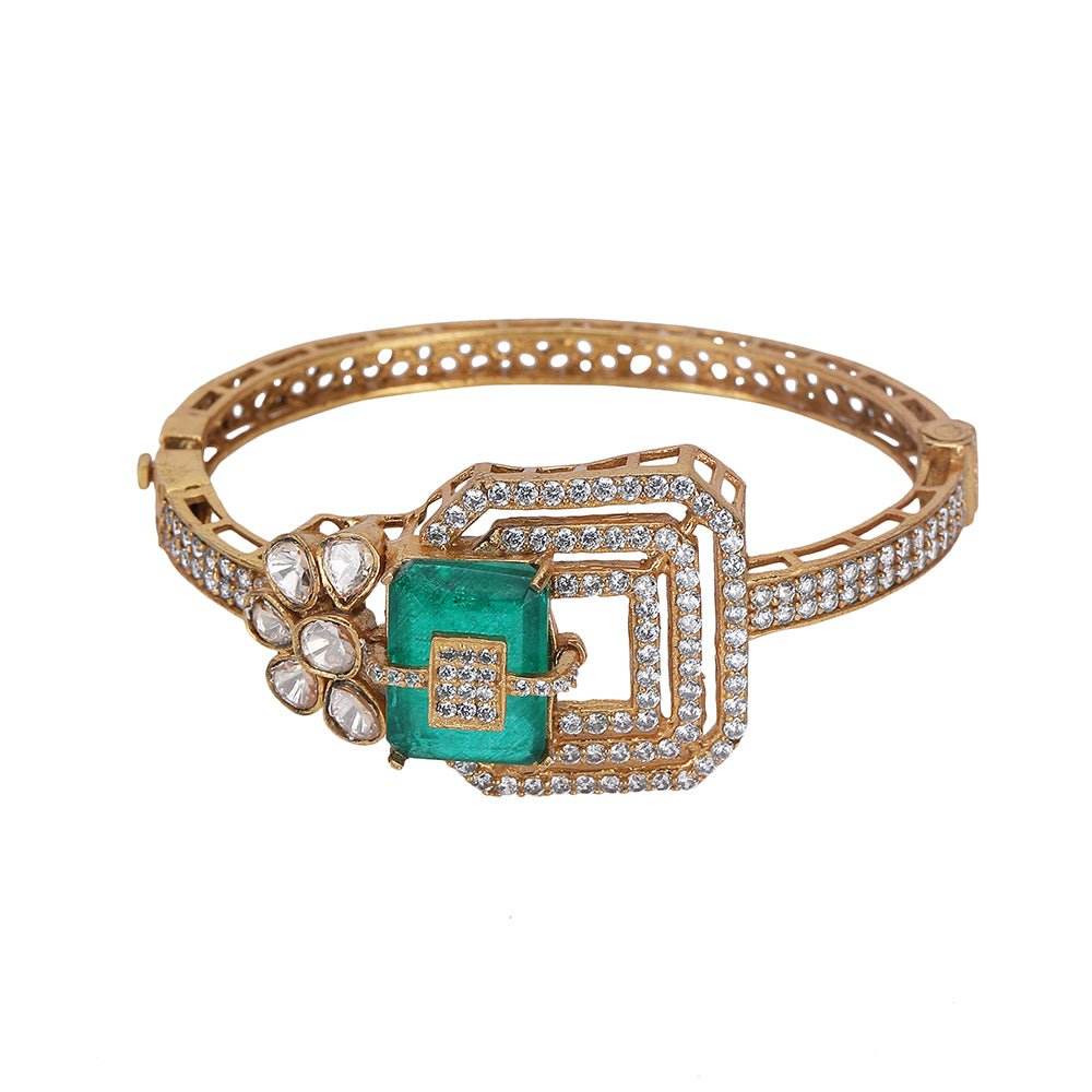Elegant Moissanite & Emerald Gold-Tone Bracelet - Auraa Trends