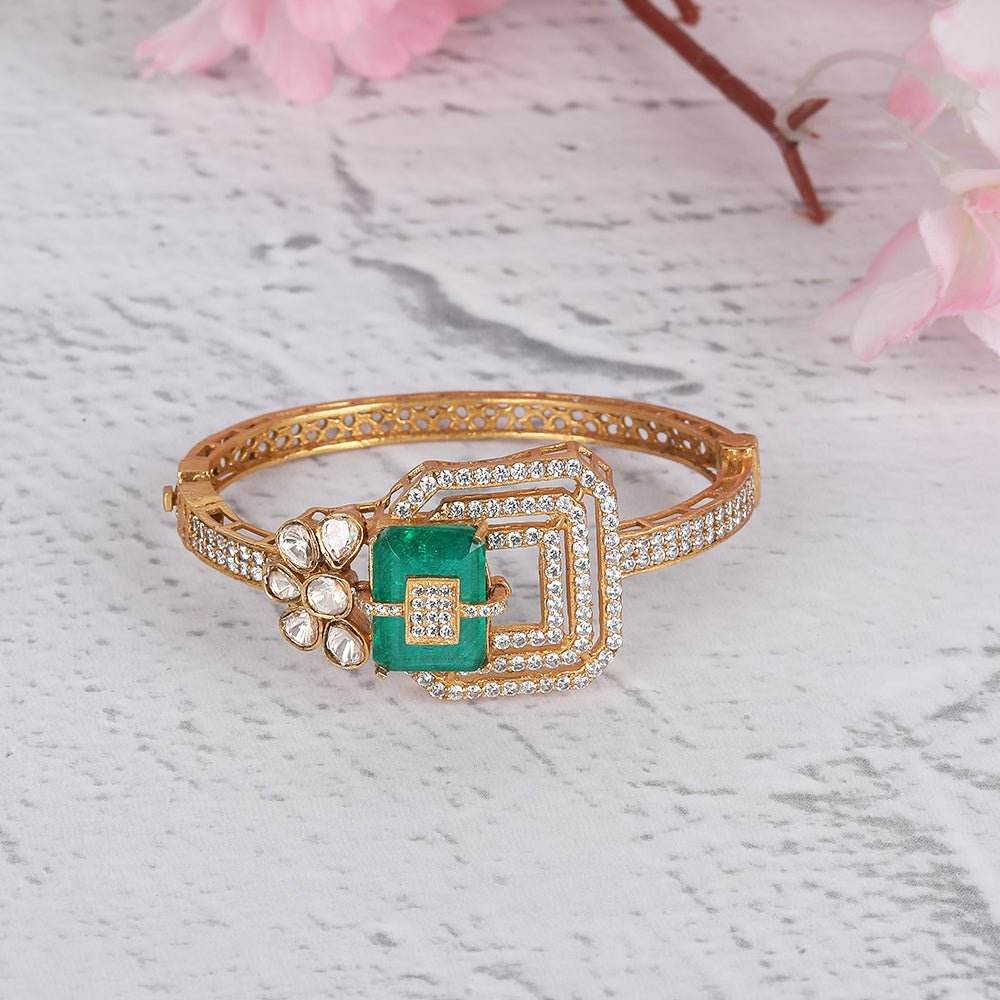 Elegant Moissanite & Emerald Gold-Tone Bracelet - Auraa Trends
