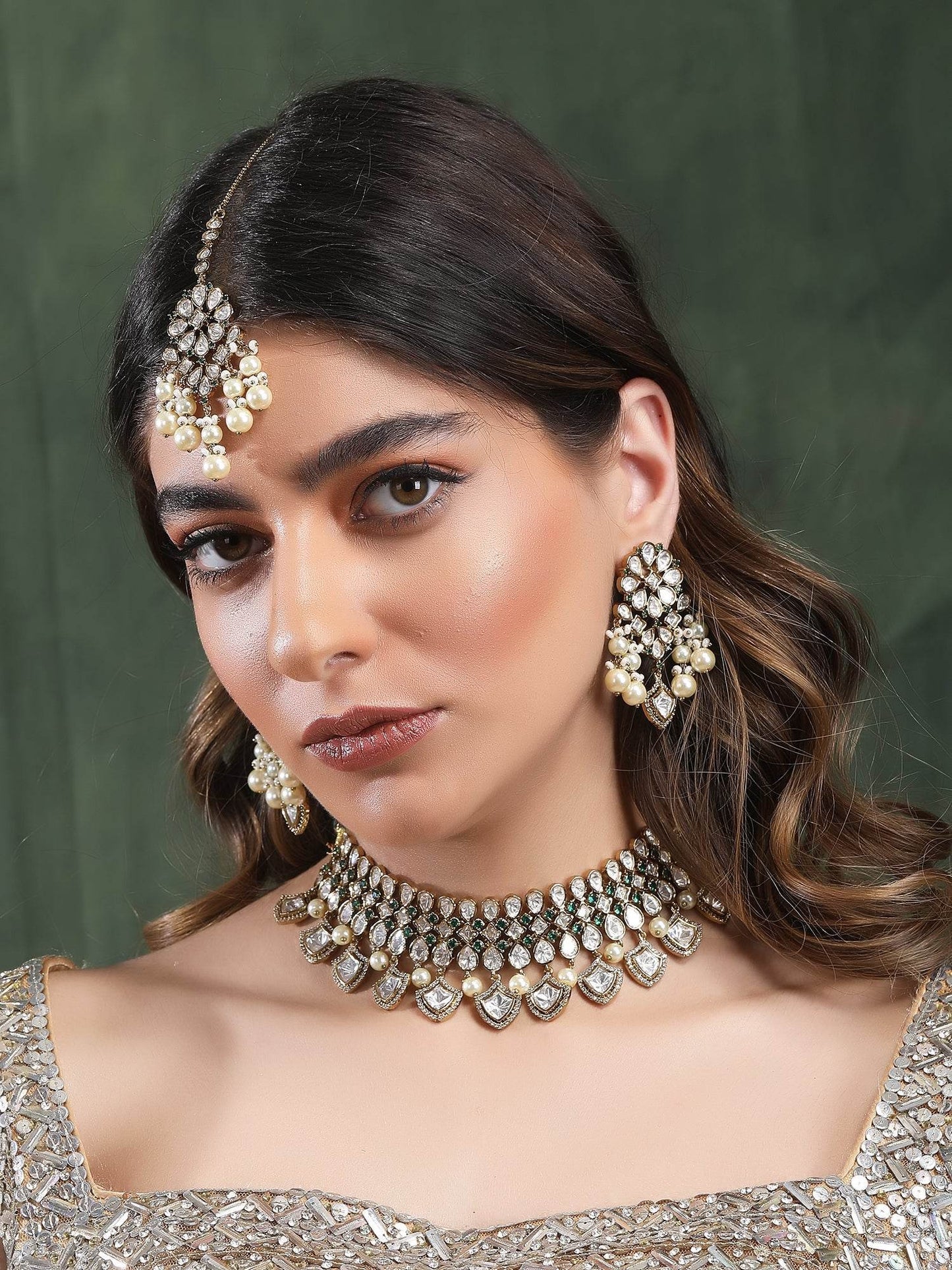 Elegant Pearl & Kundan Choker Necklace Set with Maangtikka - Auraa Trends