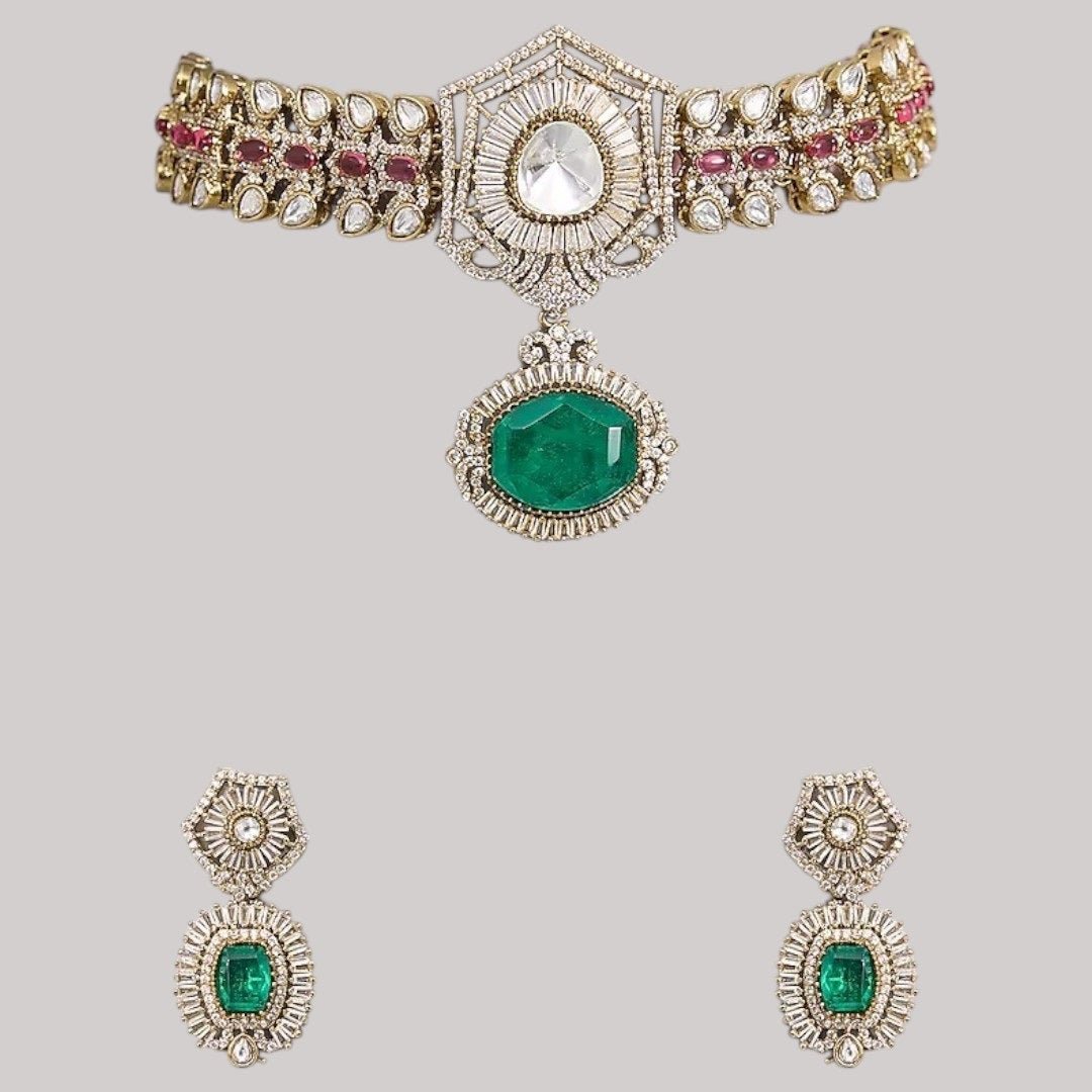 Emerald Green Kundan Choker Necklace Set with Earrings - Auraa Trends - Necklace Set - - Auraa Trends - Emerald Green Kundan Choker Necklace Set with Earrings