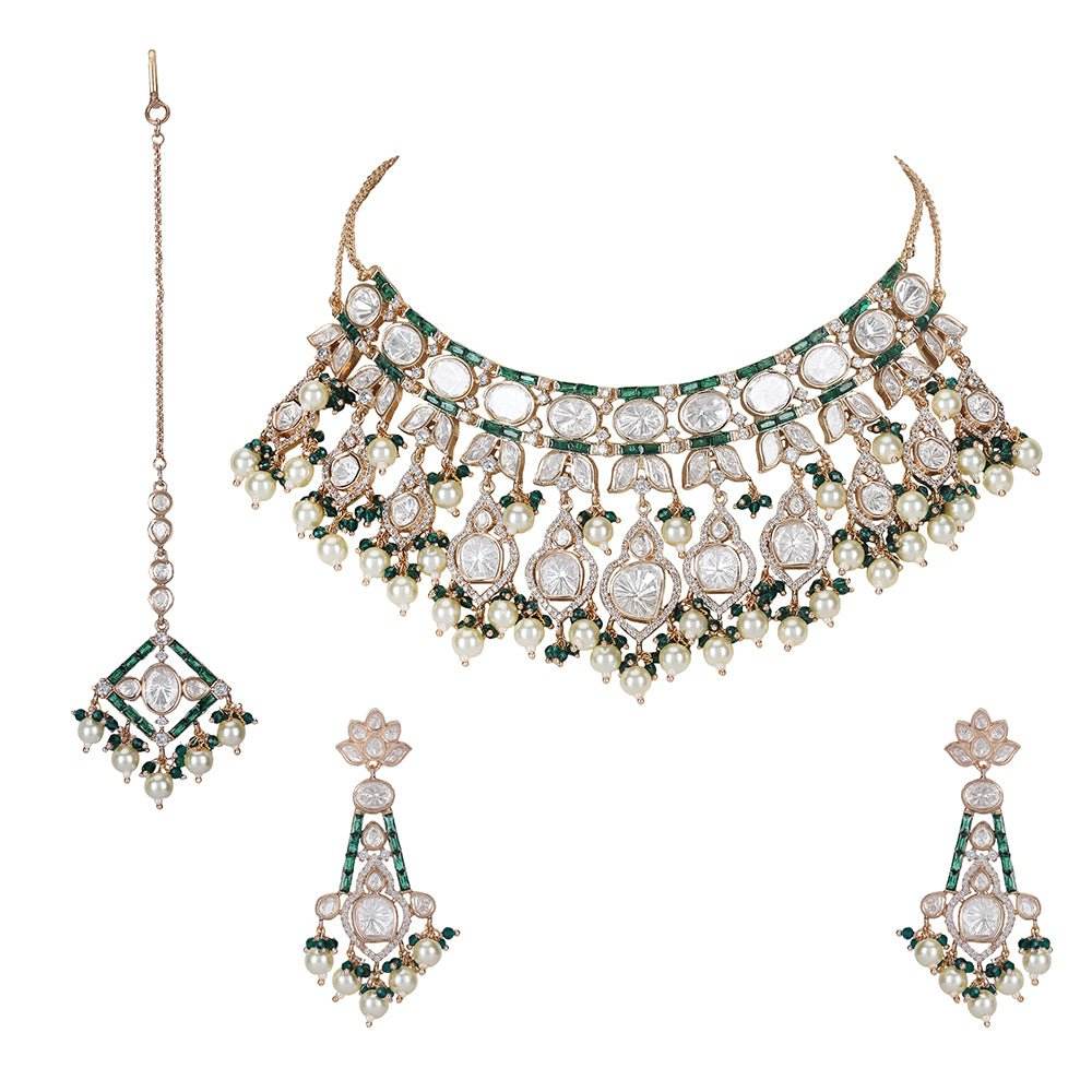 Exquisite Kundan Bridal Choker Necklace Set with Maangtikka - Auraa Trends