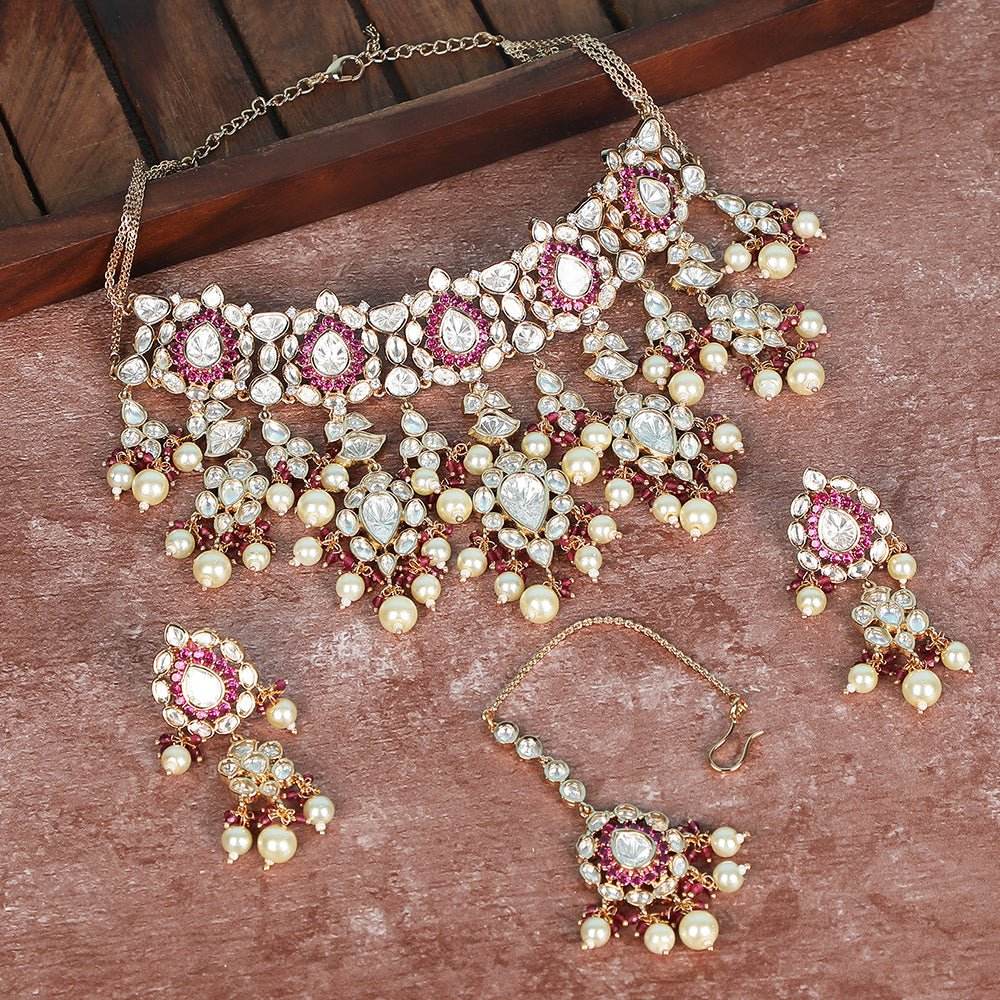 Exquisite Kundan & Pearl Bridal Jewelry Set - Auraa Trends