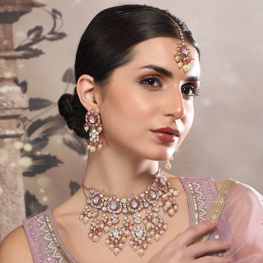 Exquisite Kundan & Pearl Bridal Jewelry Set - Auraa Trends