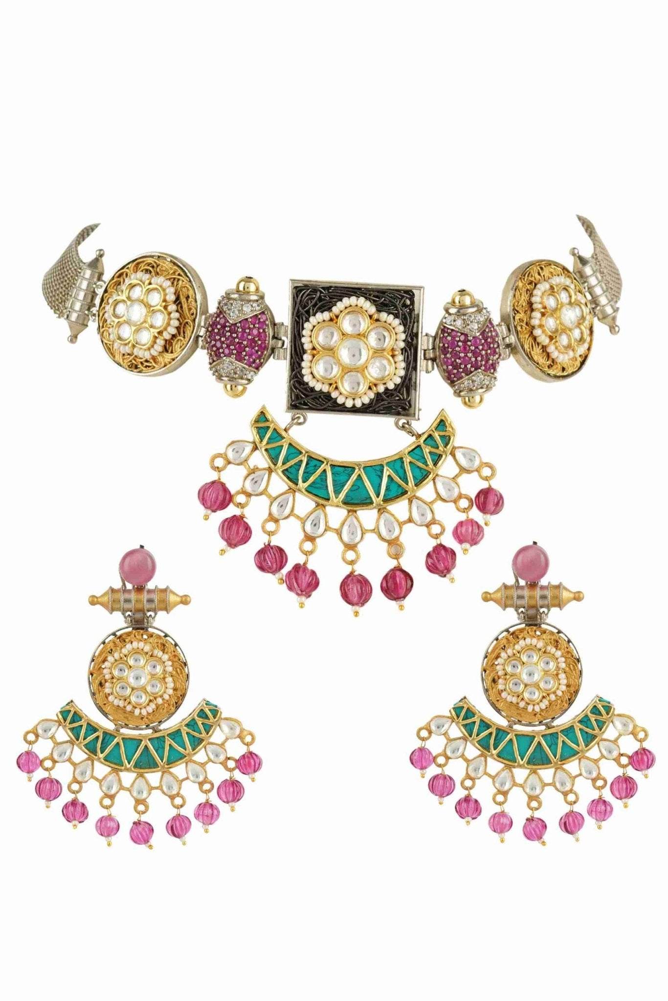 Glistening Gold Plated Kundan Choker Necklace Set - Auraa Trends