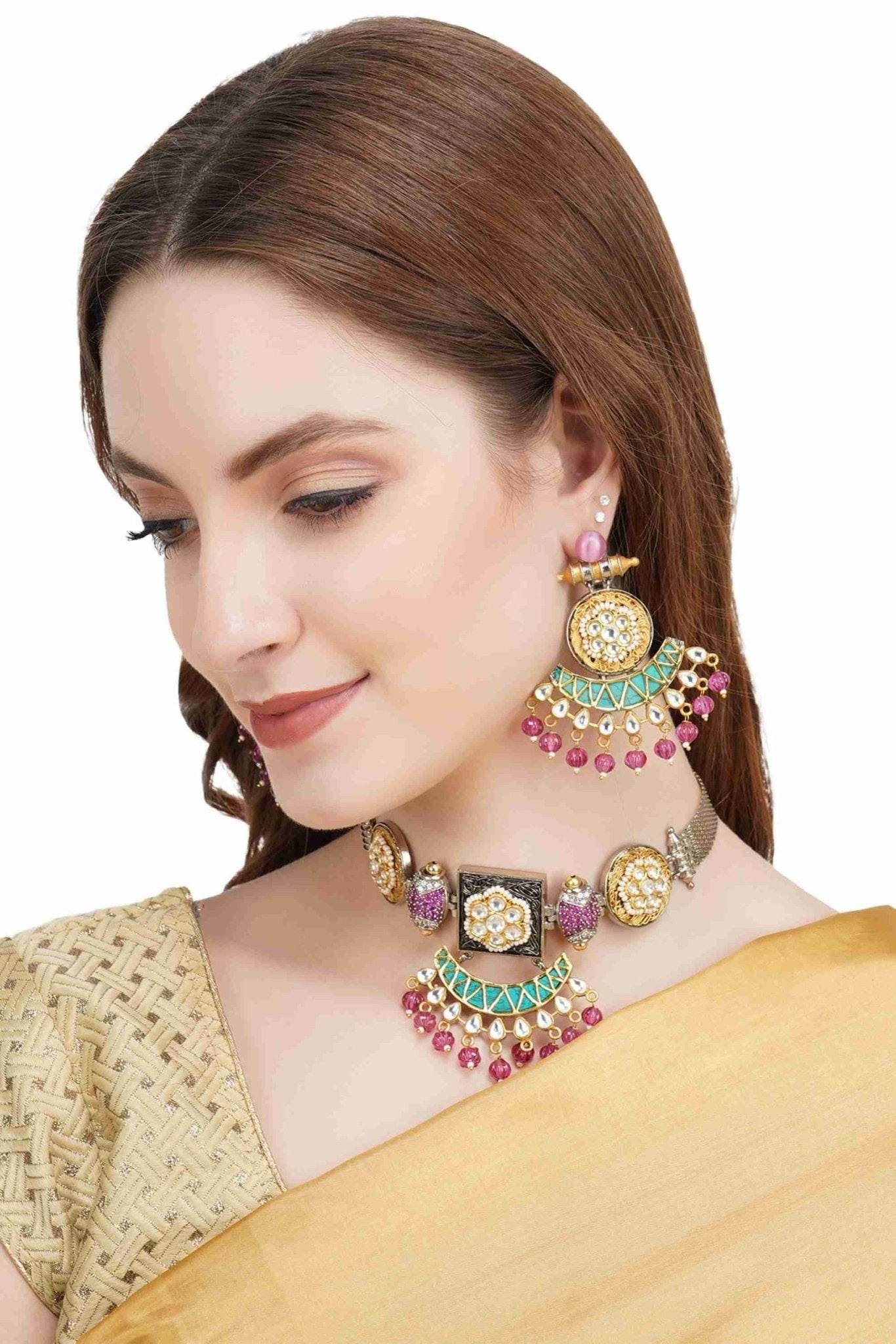 Glistening Gold Plated Kundan Choker Necklace Set - Auraa Trends
