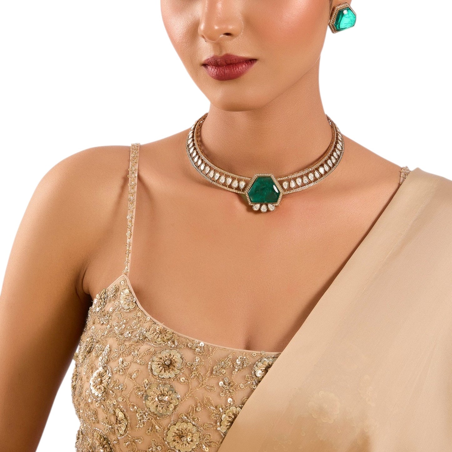 Gold Finish Kundan Polki & Emerald Stone Choker Necklace Set - Auraa Trends - Necklace - - Auraa Trends - Gold Finish Choker Necklace with Uncut Kundan Polki and Emerald Stones Traditional Kundan Polki Choker Set with Matching Earrings Bridal Emerald and Kundan Polki Choker Necklace for Women Festive Wear Gold Choker Necklace with Polki Stones