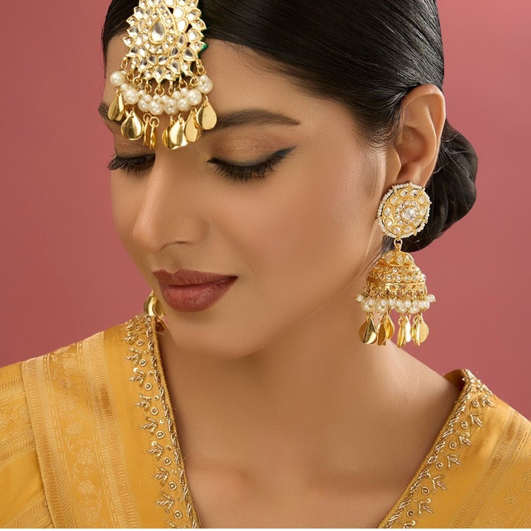 Gold Finish Kundan Polki & Pearl Beaded Dangler Earrings With Maangtikka - Auraa Trends - Maangtika - # - Auraa Trends - Gold Finish Kundan Polki & Pearl Beaded Dangler Earrings With Maangtikka