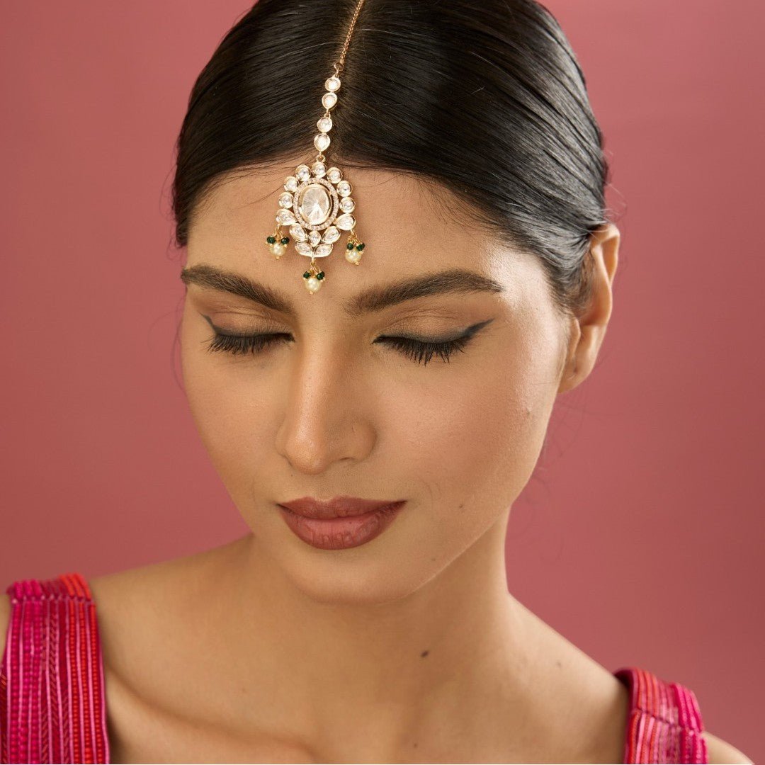Gold Finish Kundan Polki & Pearl Maangtikka - Auraa Trends - Maangtika - Gold Finish Kundan Polki & Pearl Maangtikka