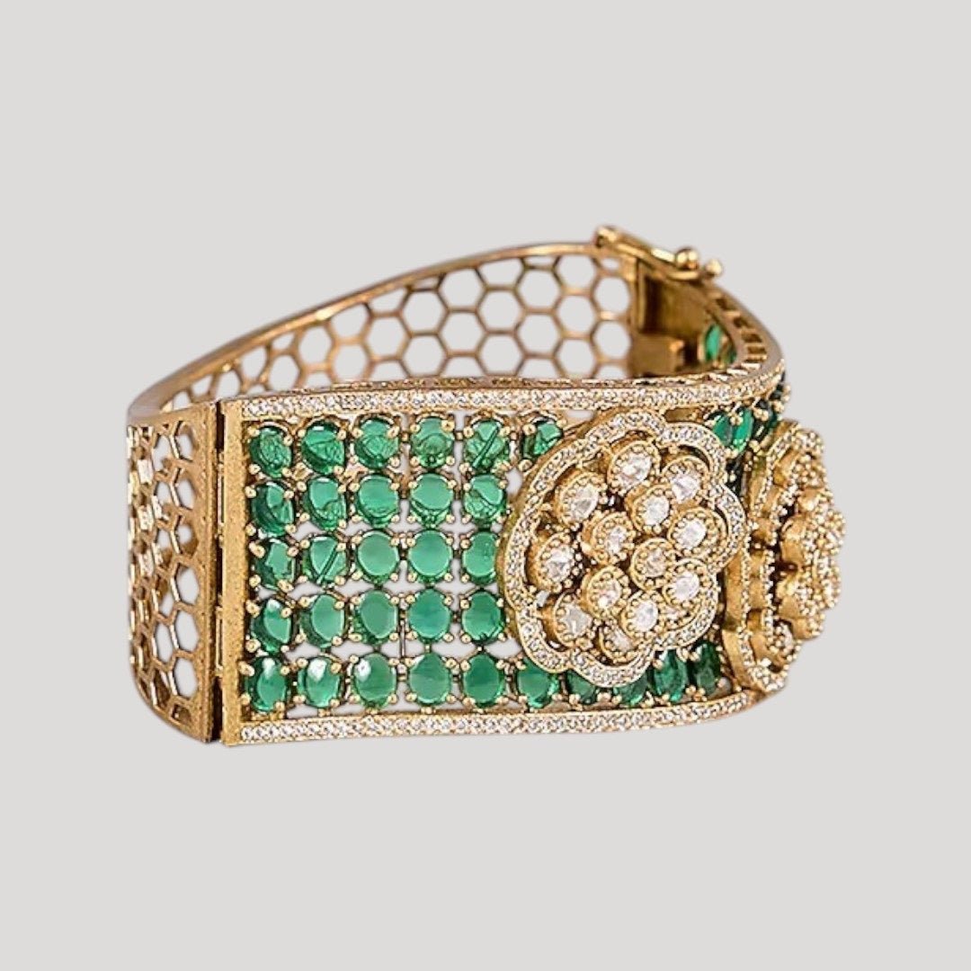Gold - Plated Green Kundan Kada Bangle with Floral Design for Women - Auraa Trends - Bracelet - - Auraa Trends - "Gold - plated green kundan floral kada bangle bracelet for women โ ethnic Indian jewelry with antique finish, worn with saree"