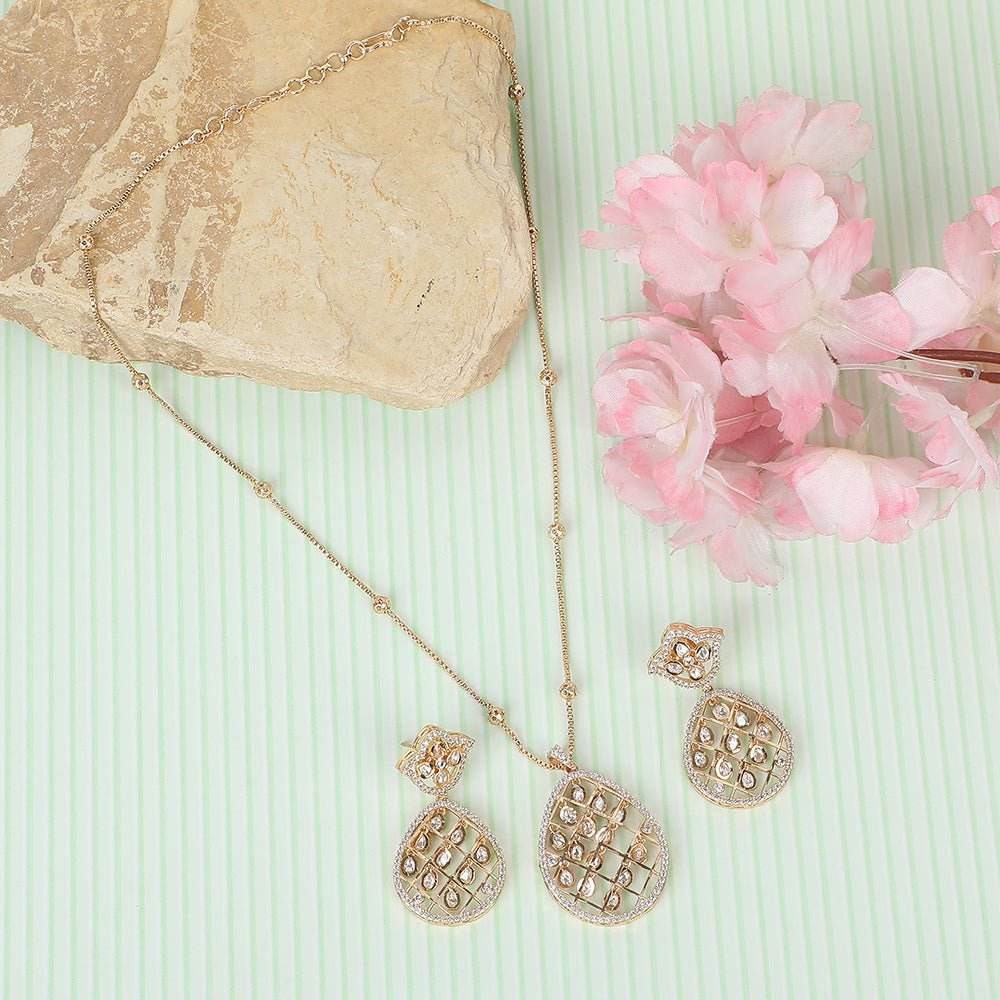 Gold Plated Kundan Pendant Bridal Necklace Set - Auraa Trends