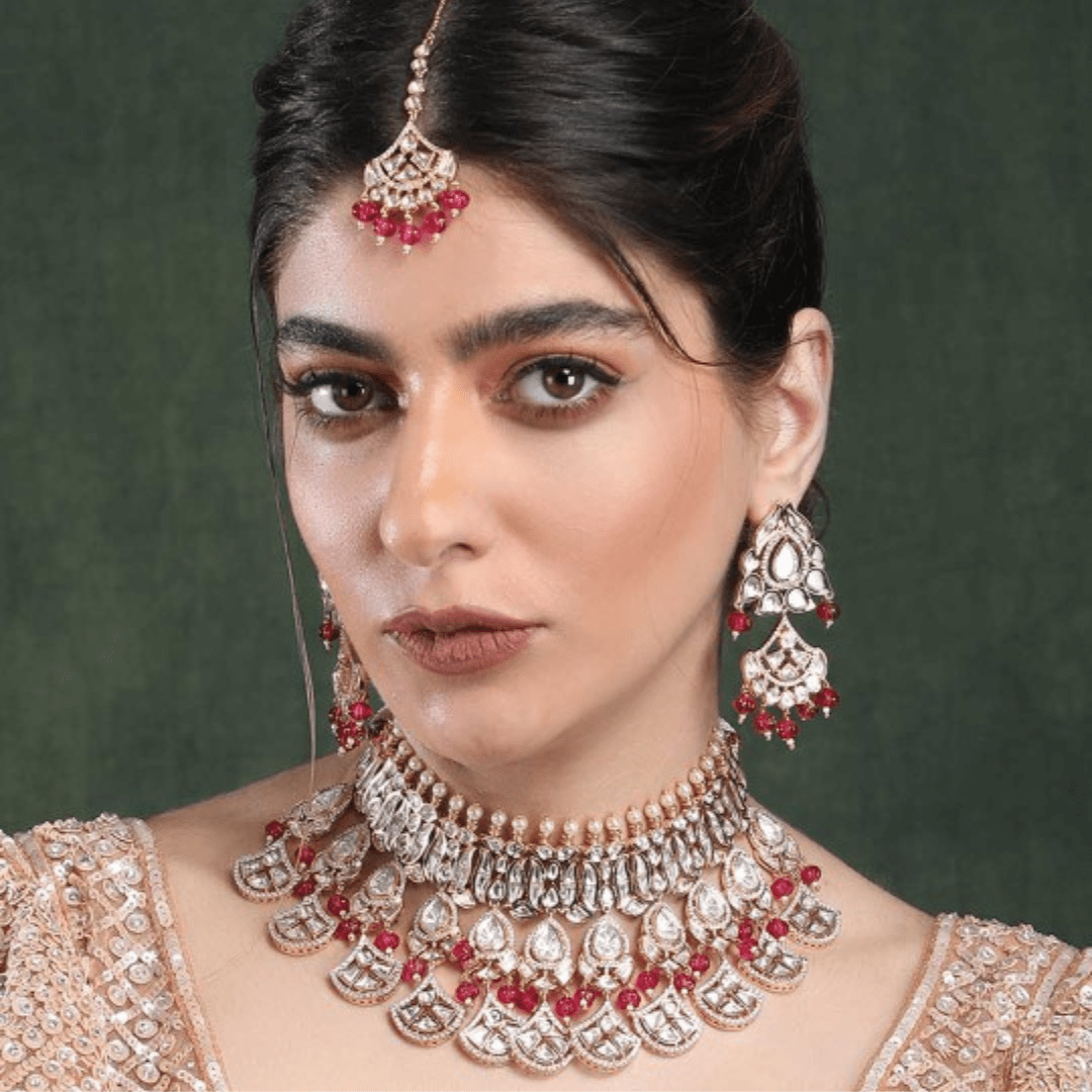 Gold Plated Kundan Studded & Pearls Beaded Necklace Set - Auraa Trends - Choker - Gold Plated Kundan Studded Necklace Set