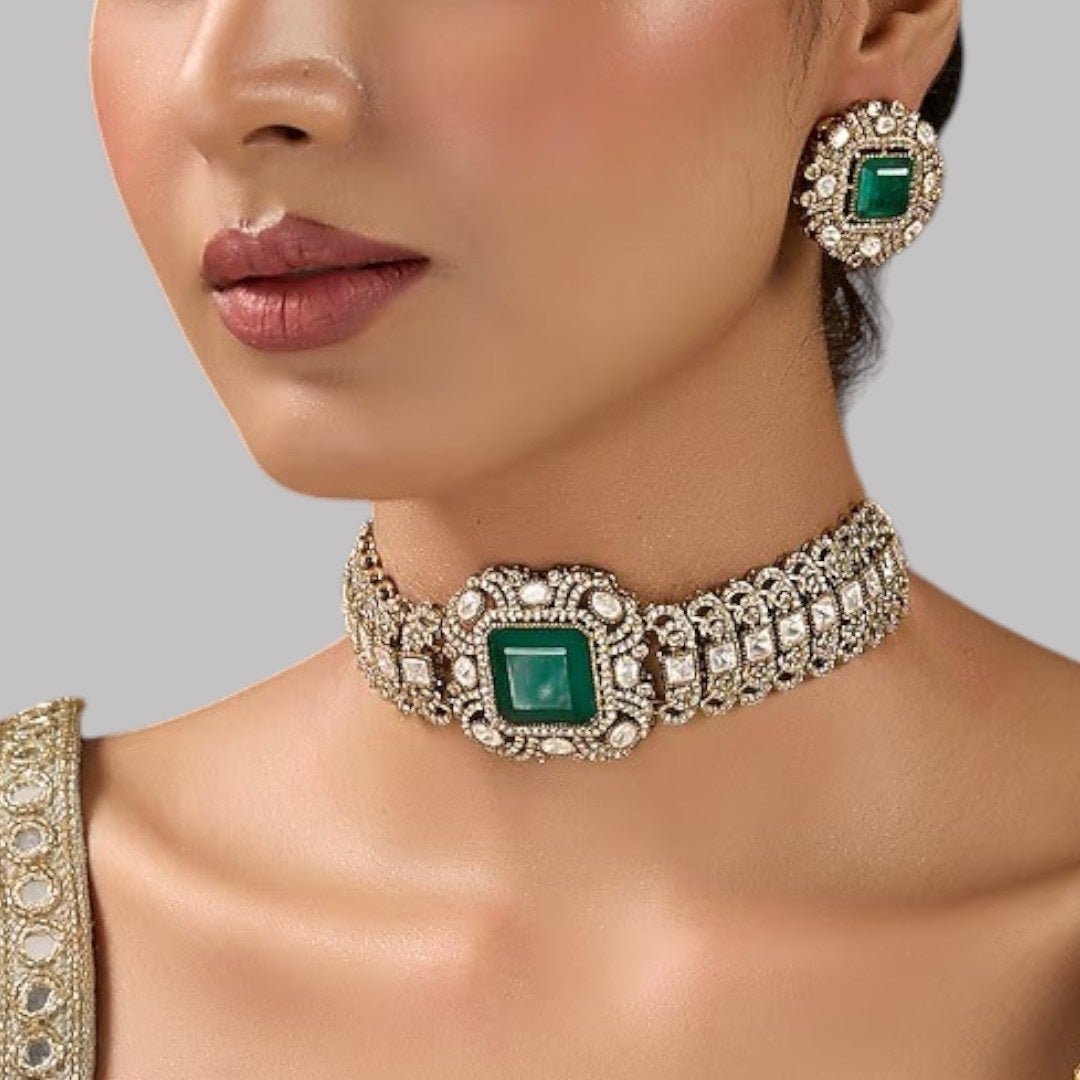 Green Stone Studded Kundan Choker Necklace Set with Matching Earrings for Women - Auraa Trends - Necklace Set - - Auraa Trends - "Green stone studded kundan choker necklace with matching round earrings – Elegant traditional Indian jewelry set for women"
