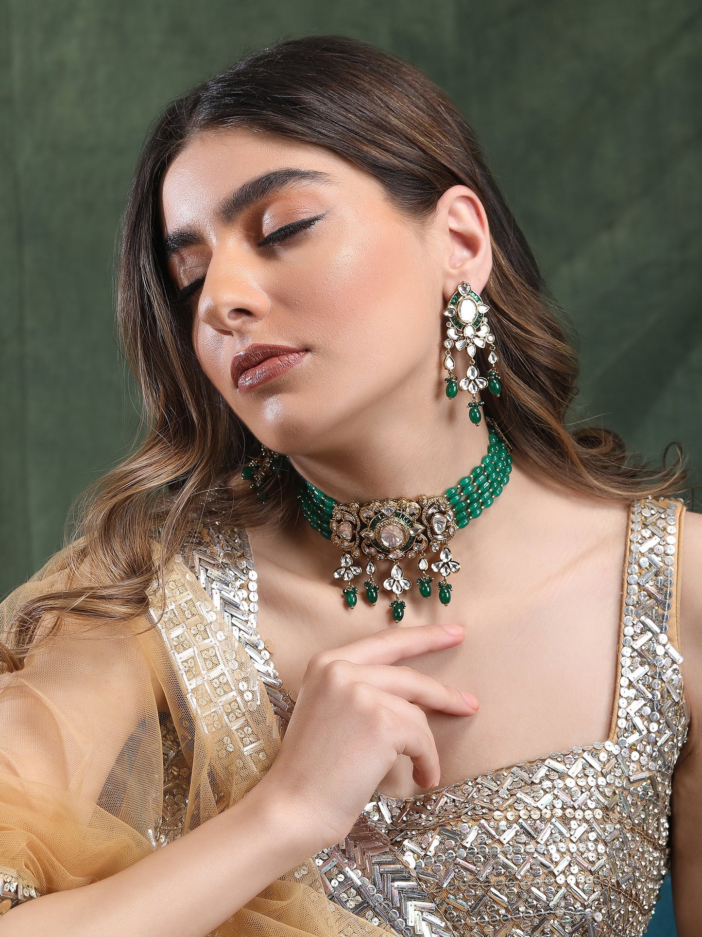 Green & White Kundan Choker Necklace Set with Earrings - Auraa Trends - Choker - Elegant Red Stone and Diamond Earrings