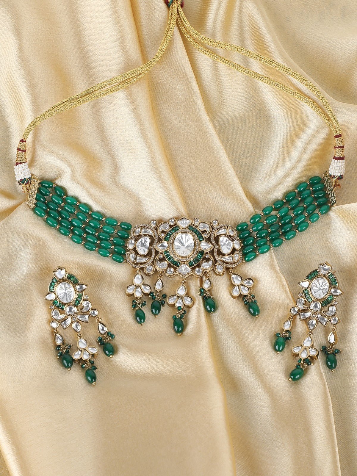 Green & White Kundan Choker Necklace Set with Earrings - Auraa Trends - Choker - Green & White Kundan Choker Necklace Set