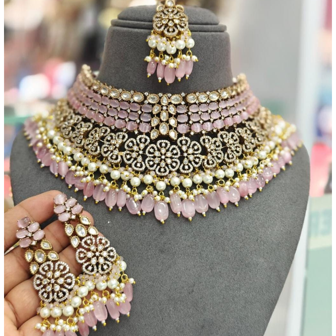 "Bridal Kundan choker necklace set with green beads, pearls, and matching earrings and maang tikka – traditional Indian jewelry for women"
