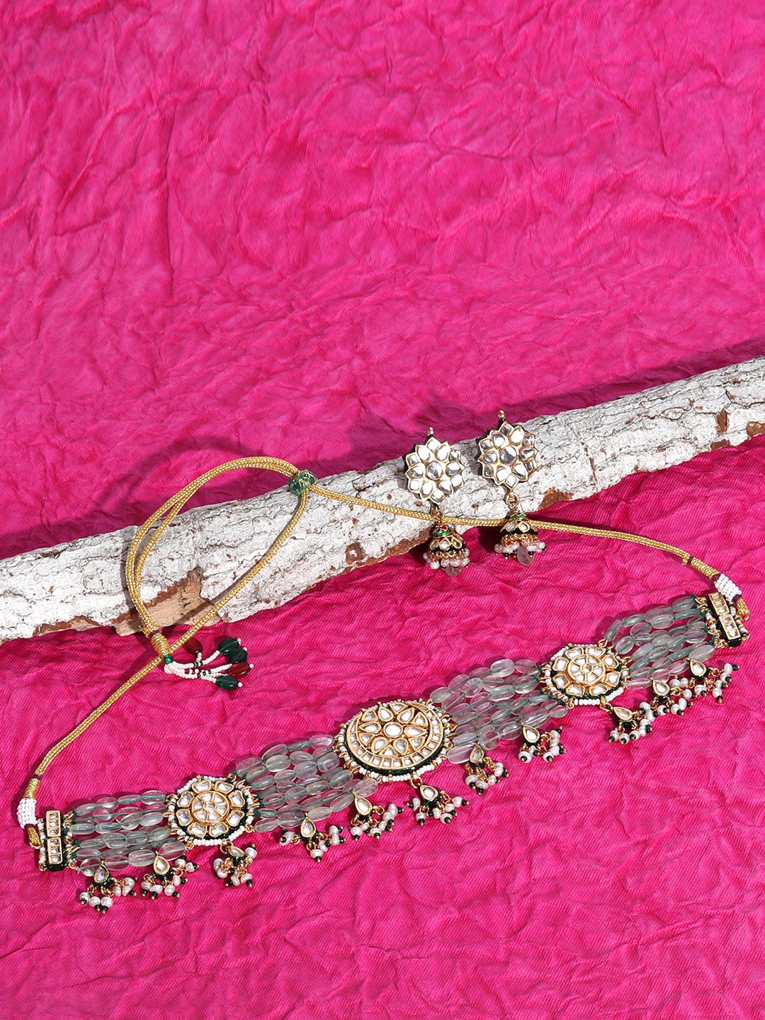 Kundan Choker Necklace Set with Matching Earrings - Auraa Trends - Choker - Kundan Choker Necklace Set with Matching Earrings