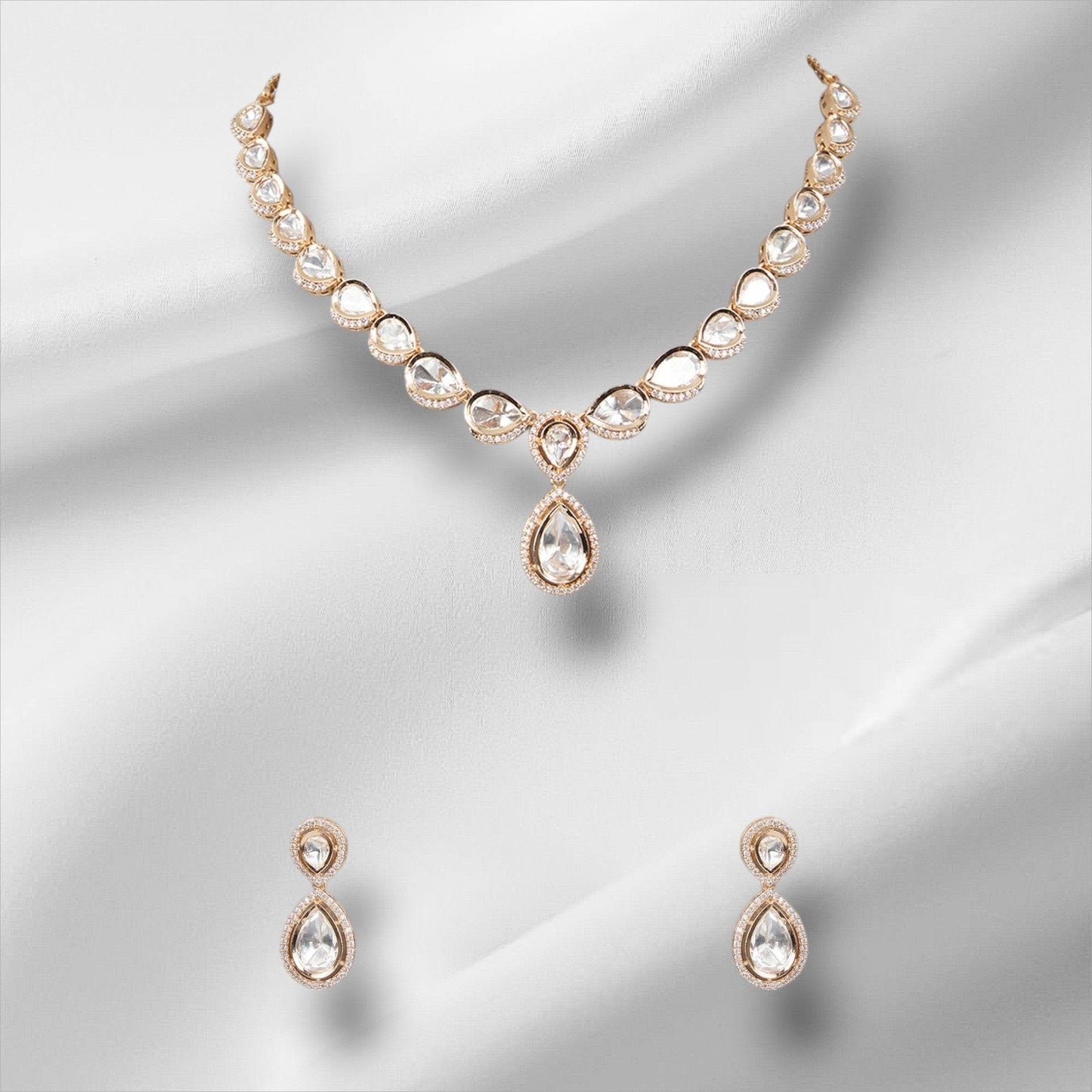 Kundan Classic Teardrop Necklace Set - Auraa Trends