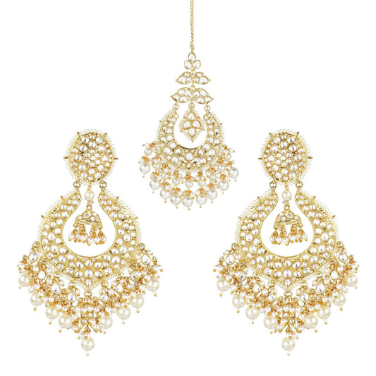 Kundan Earrings and Maangtikka Set - Auraa Trends